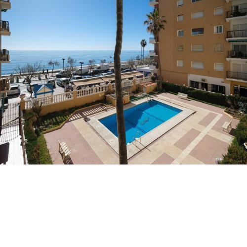 Beachfront city center apartment Paseo 27