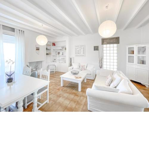 Beachfront Cycladic Home in Paros