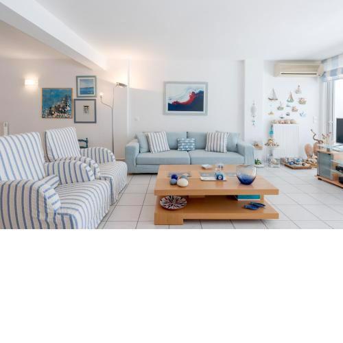 Beachfront Modern Apartment