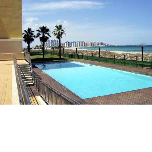 Beachfront Penthouse wi-fi pool