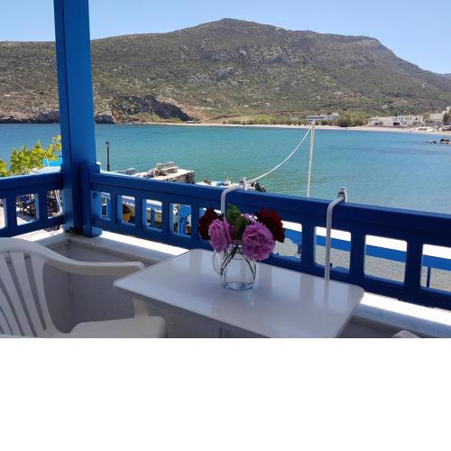 Beachfront studio apartment with incredible views