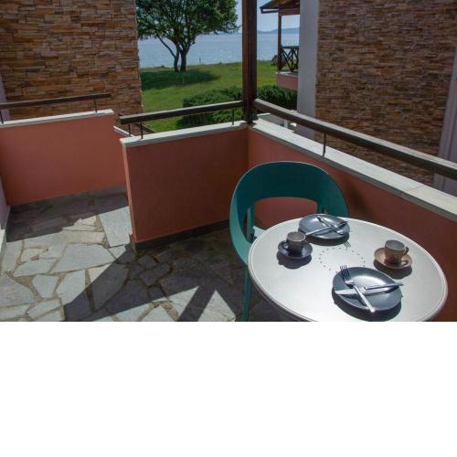 Beachfront stylish maisonette in Ierissos
