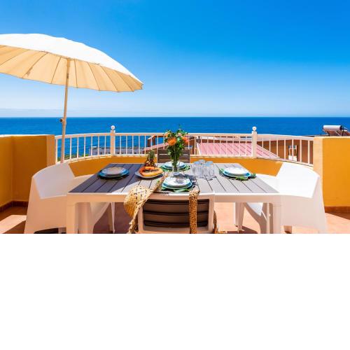 Beachfront triplex with swimming pool & parking