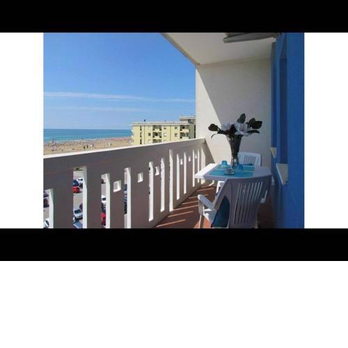 Beachfront Two Bedrooms Apartment - Airco
