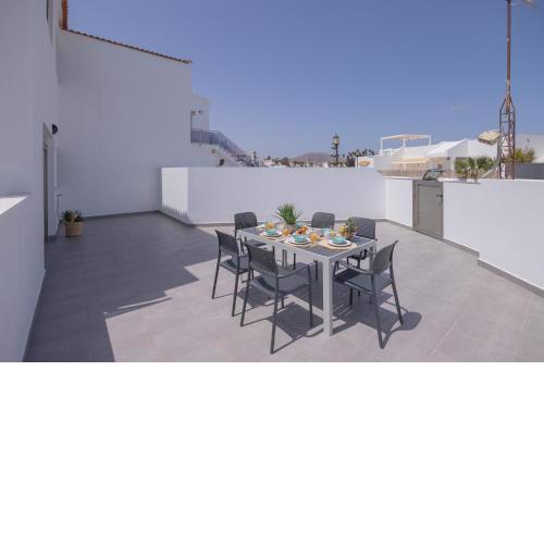 Beachfront Urban Apartment 3- Seaview by HolidaysHome
