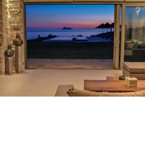 Beachfront villa Komos