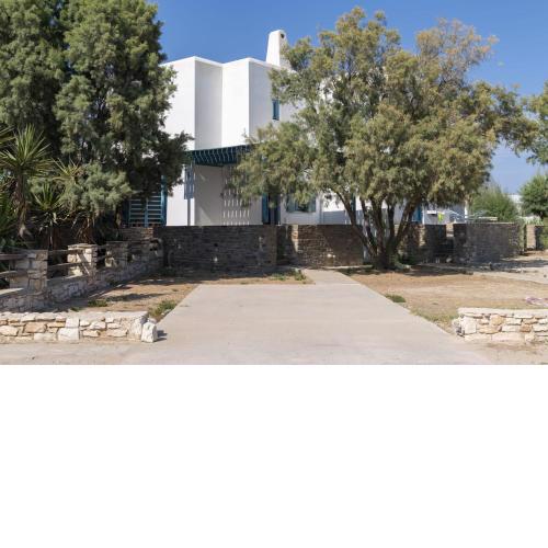 Beachside 2 bedroom Cottage
