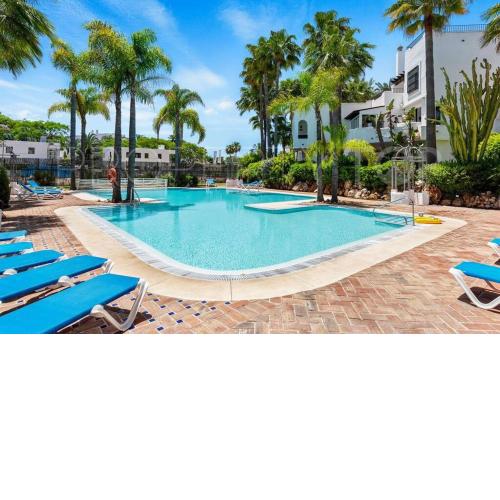 Beachside Luxury 2 bedroom apartment, Puerto Banus