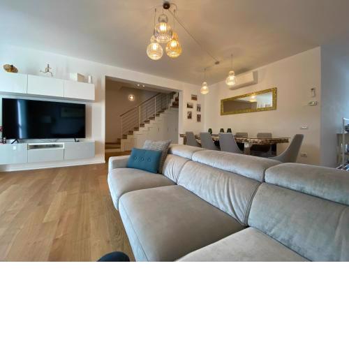 Beatrice Luxury Home