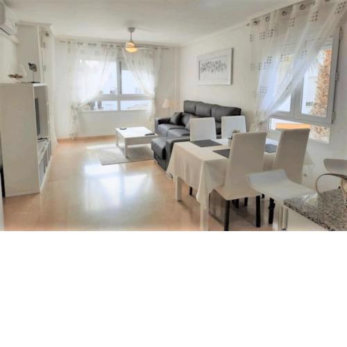 Beautiful 2 Bed Apart on Villamartin Plaza