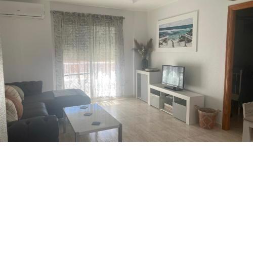 Beautiful 2-Bed Apartment in Port of Mazarron