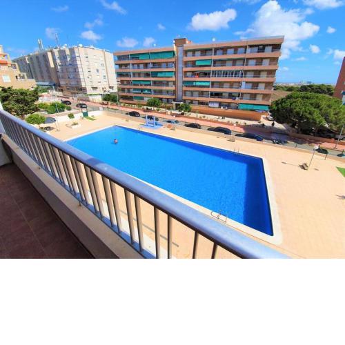 Beautiful 2 bed Apartment in walking distance to the beach