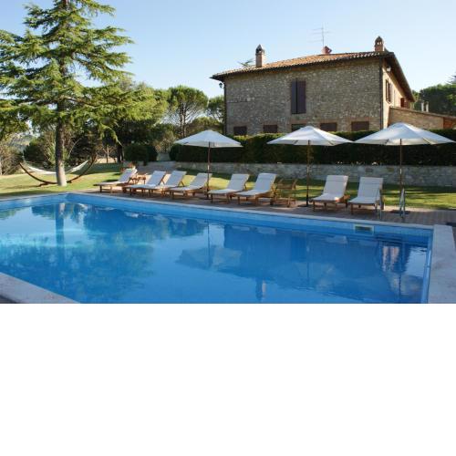 Beautiful 2-storey villa in Todi (room for 18)