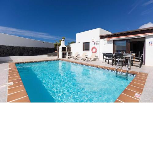 Beautiful 3-Bedroom Villa in Playa Blanca