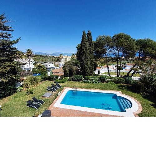 Beautiful 5 Bedroom Villa with Private Pool with Stunning Sea Views, Walking distances to Shops Restaurants Beach