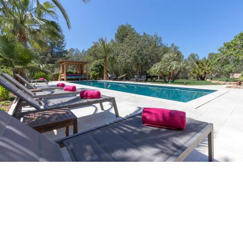 Beautiful 5 Star Villa with Private Pool, Ibiza Villa 1040