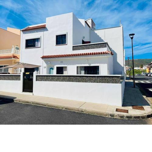 Beautiful and cosy house. 50 meters from the Beach!