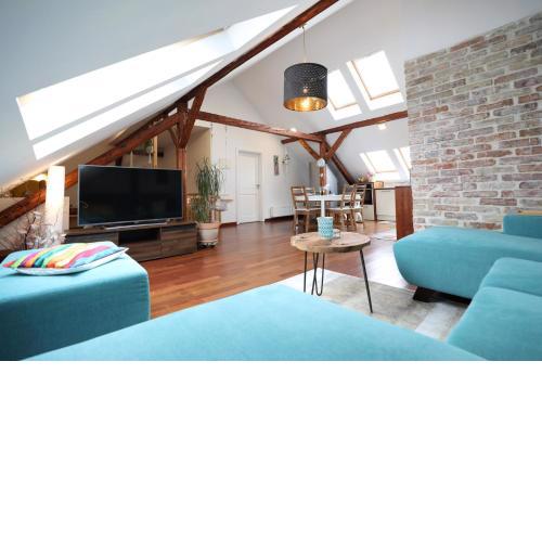 Beautiful and Romantic Penthouse with Two Terraces