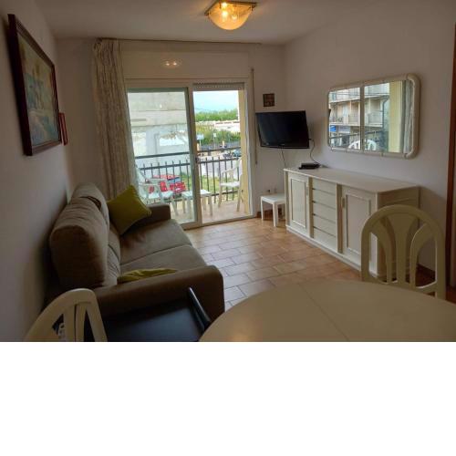 Beautiful Apartment center of Roses 1 Minute from the Beach