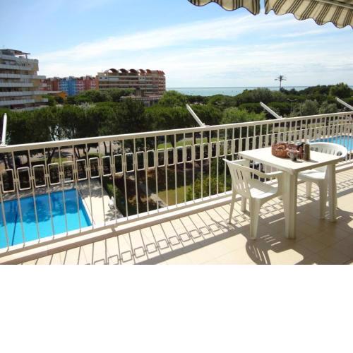 Beautiful Apartment For 5 People-pool-terra by Beahost Rentals