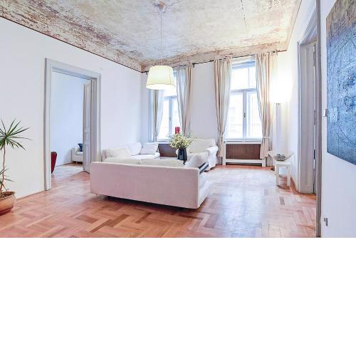 Beautiful apartment in 7th district