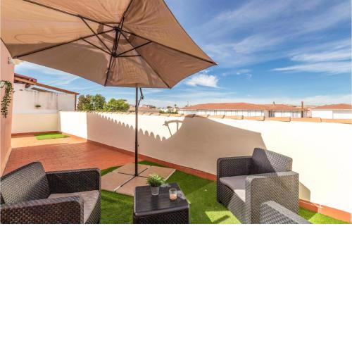 Beautiful apartment in Alcala del Rio with WiFi and 2 Bedrooms