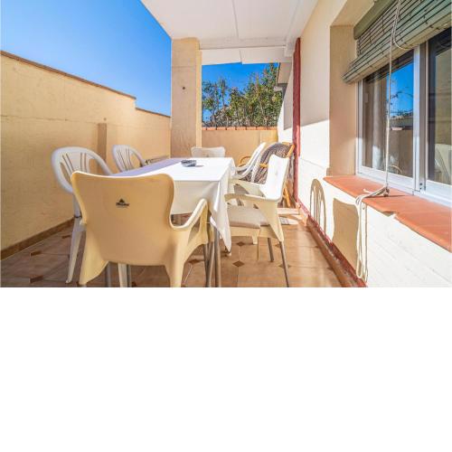 Beautiful apartment in Almucar with WiFi and 3 Bedrooms