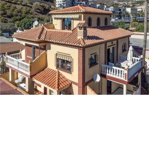 Beautiful apartment in Almucar with WiFi and 3 Bedrooms