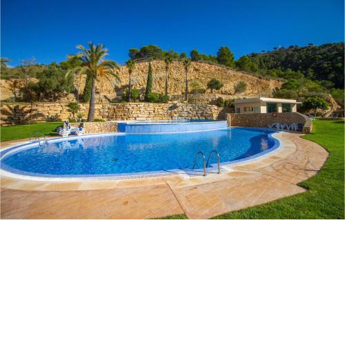 Beautiful apartment in Benidorm with WiFi, 2 Bedrooms and Outdoor swimming pool