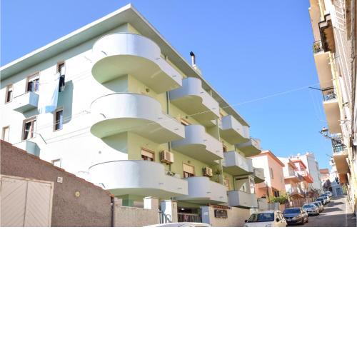 Beautiful apartment in Carloforte with WiFi and 2 Bedrooms