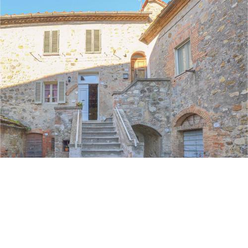 Beautiful apartment in Cetona with 2 Bedrooms and WiFi