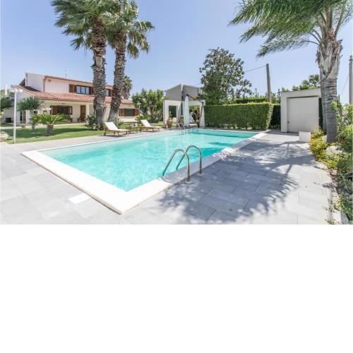 Beautiful apartment in Comiso with 2 Bedrooms, WiFi and Outdoor swimming pool