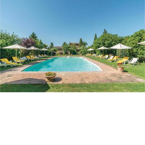 Beautiful apartment in Cortona AR with 2 Bedrooms, WiFi and Outdoor swimming pool