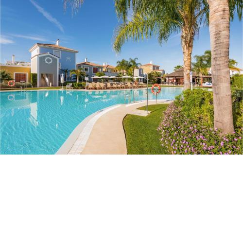 Beautiful apartment in Estepona with 2 Bedrooms, WiFi and Outdoor swimming pool
