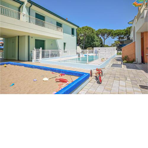 Beautiful apartment in Jesolo with 2 Bedrooms, WiFi and Outdoor swimming pool