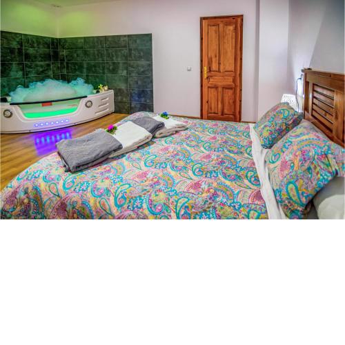 Beautiful apartment in La Omauela with 2 Bedrooms and WiFi