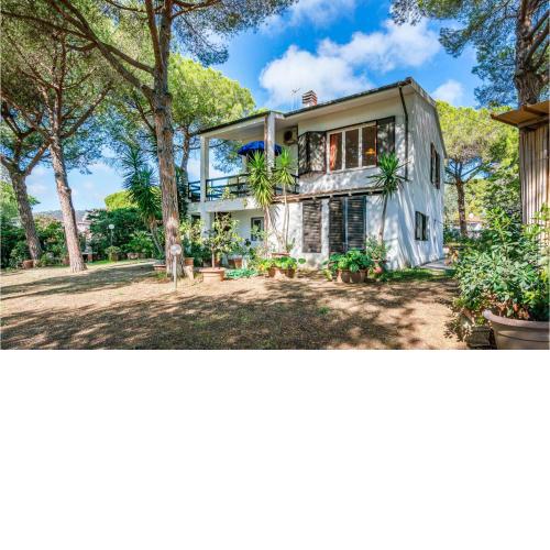 Beautiful apartment in Lacona - Capoliveri with 1 Bedrooms and WiFi