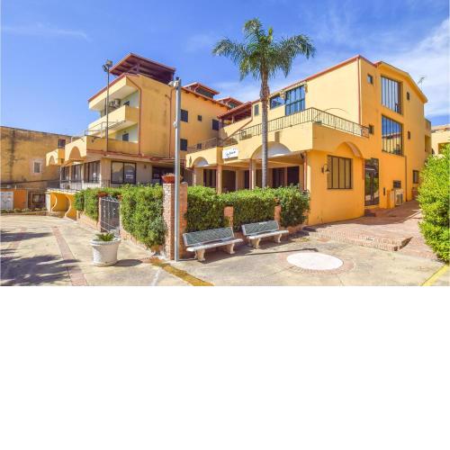 Beautiful apartment in LE CASTELLA with WiFi and 2 Bedrooms