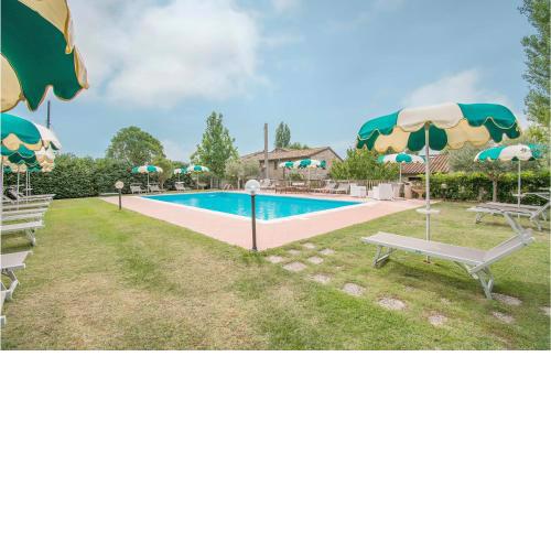 Beautiful apartment in Magione with Outdoor swimming pool, WiFi and 1 Bedrooms