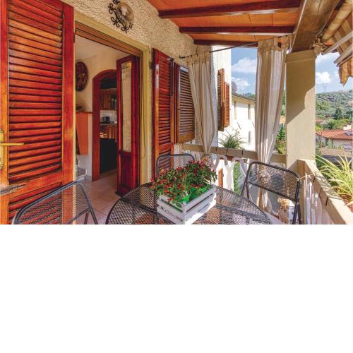 Beautiful apartment in Marignana LU with 2 Bedrooms and WiFi