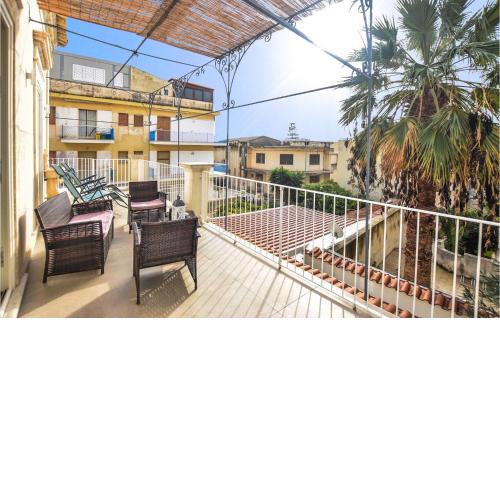 Beautiful apartment in Marina di Ragusa with 1 Bedrooms and WiFi