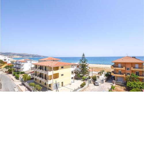 Beautiful apartment in MARINA DI STRINGOLI with WiFi and 2 Bedrooms