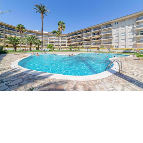 Beautiful apartment in Miami Platja with WiFi, Swimming pool and 2 Bedrooms