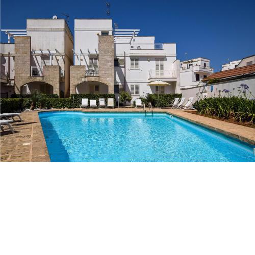 Beautiful apartment in Nardò with Outdoor swimming pool, WiFi and 3 Bedrooms