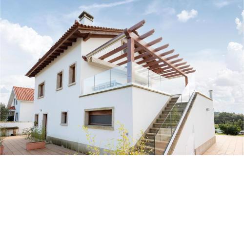 Beautiful apartment in O Rosal with WiFi and 2 Bedrooms