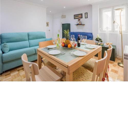 Beautiful apartment in Oviedo with 2 Bedrooms and WiFi