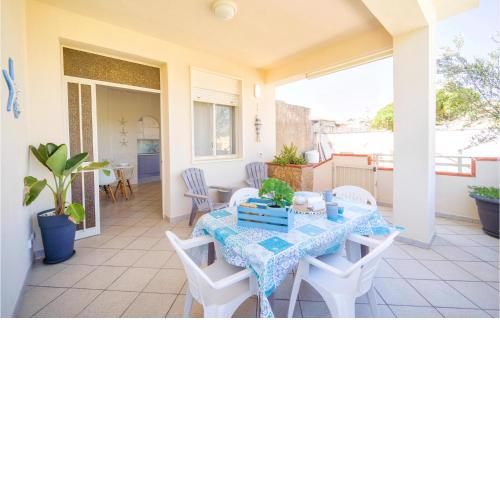 Beautiful apartment in Porto Palo Est with 3 Bedrooms and WiFi