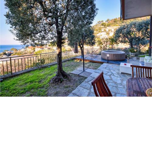 Beautiful apartment in Recco with Jacuzzi, 2 Bedrooms and WiFi