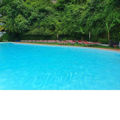 Beautiful apartment in Roma with shared swimming pool