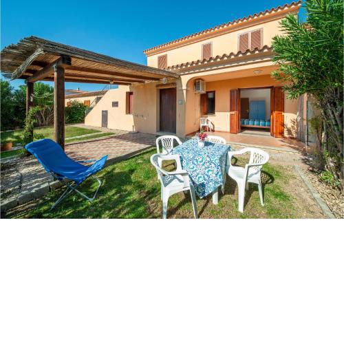 Beautiful apartment in San Teodoro OT with 2 Bedrooms